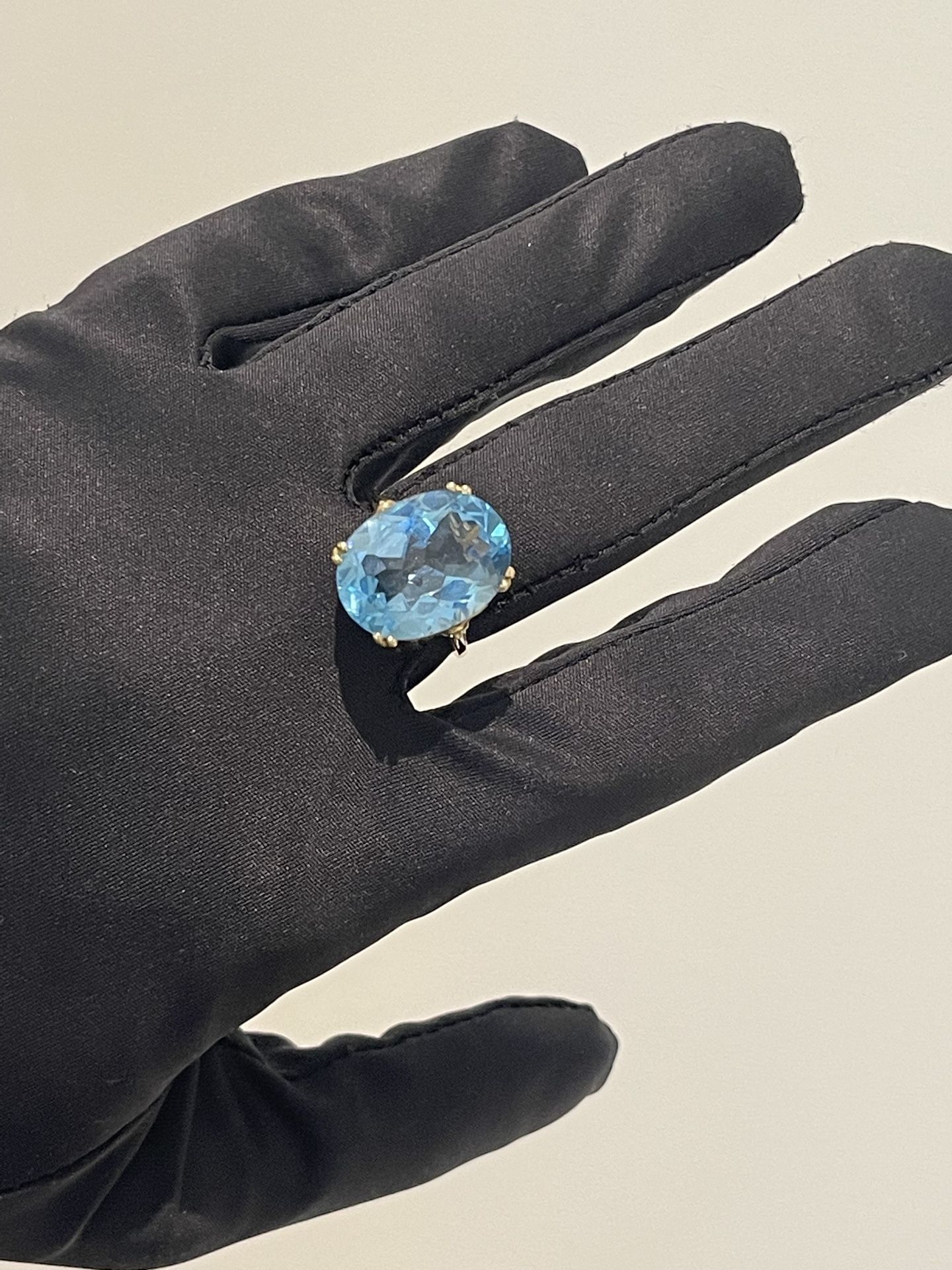 14K GOLD SWISS BLUE TOPAZ RING 
