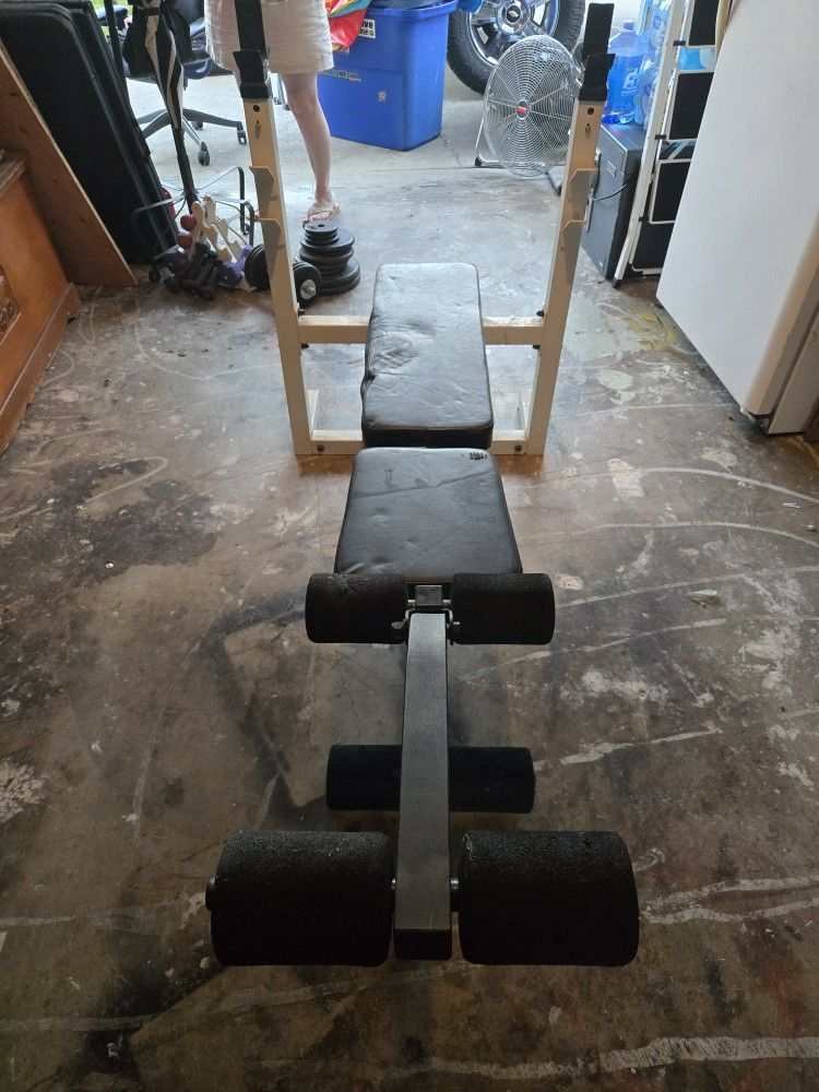 Exercise Bench With Leg Lift