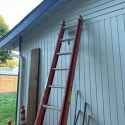 20ft Fiberglass Ladder