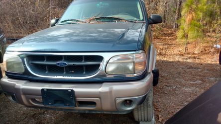 FRONT CLIP FOR 2000 FORD EXPLORER EDDIE BAUER ANYTHING BUT THE FRONT BUMPER
