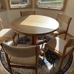 Free Expandable Dining Table  