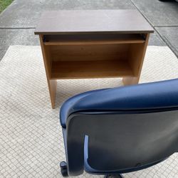 Small Desk And Chair 