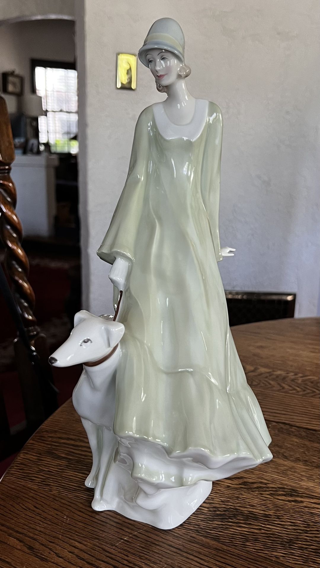 Royal Doulton Strolling Figurine Reflections HN 3073 1985 Vintage Porcelain Lady