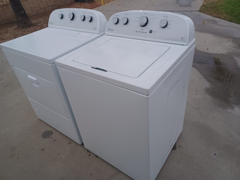 Whirlpool Washer And Gas Dryer 