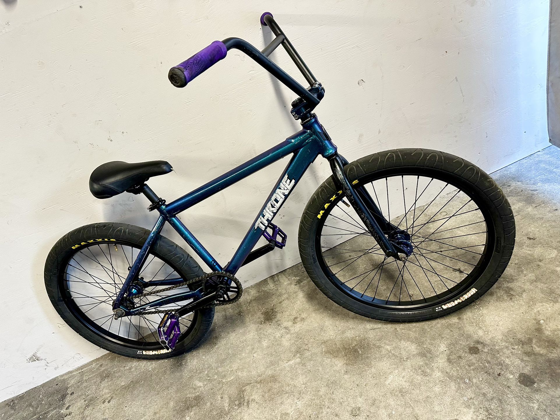 Throne 24” Purple Smash