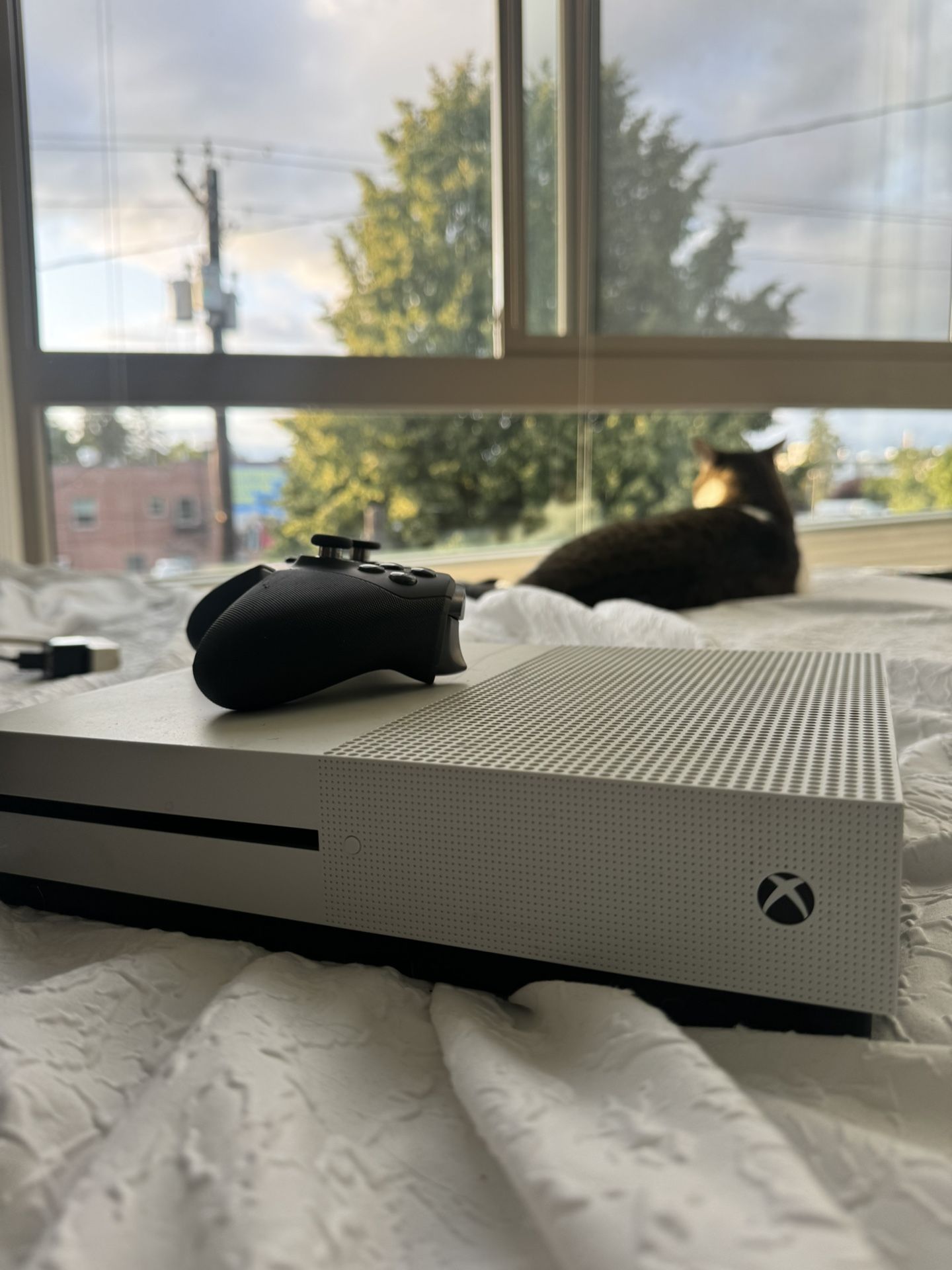XBOX ONE S AND ELITE SERIES 3 CONTROLLER