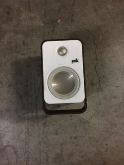 Polk speaker like new one pc only
