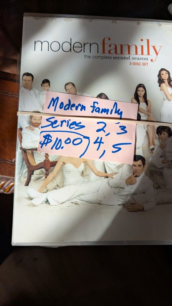Modern Family DVD