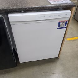 Frigidaire White Dishwasher FFCD2413UW Retail Price $609 SAVE$232