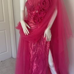 Brandnew Beautiful Dress Small/ Medium Retai Value $897 + Tax 