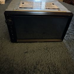 Soundstream Stereo