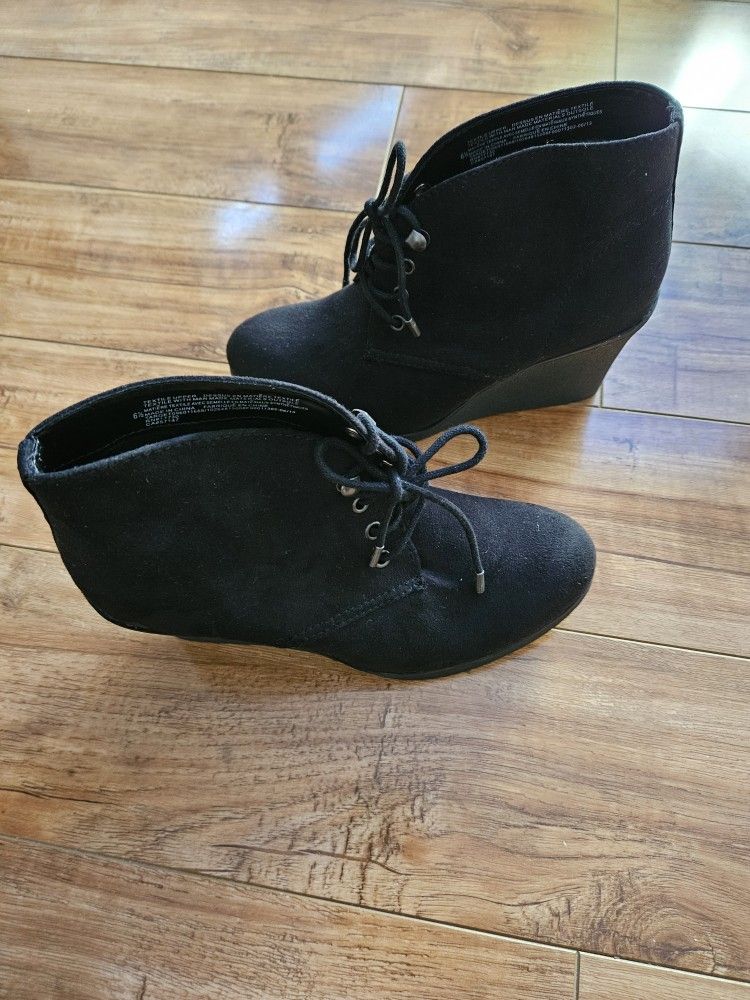 NEW Black Winter Booties-Size 6.5