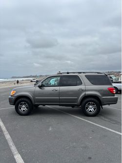 2004 Toyota Sequoia
