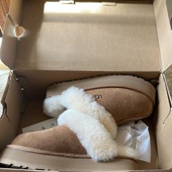 UGG Women’s Disquette Size 7