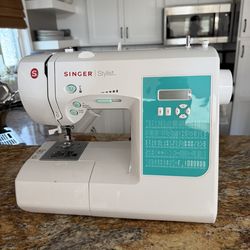 Singer stylist 7258 sewing machine