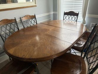 Dinning table With 6 Chairs $200 Cash