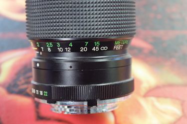 VIVITAR 75-300mm 1:5.6 CLOSE FOCUSING ZOOM Lens for AutoReflex Camera