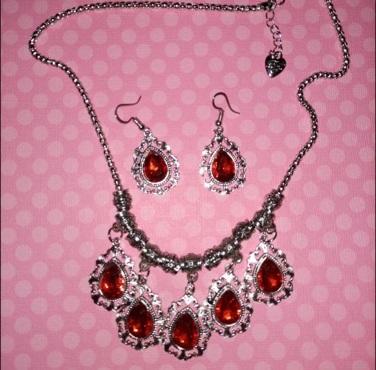 Nwt Betsey Johnson Red Crystal Necklace Set