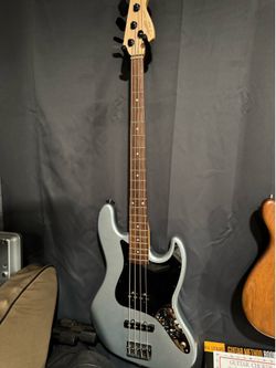 Fender bass