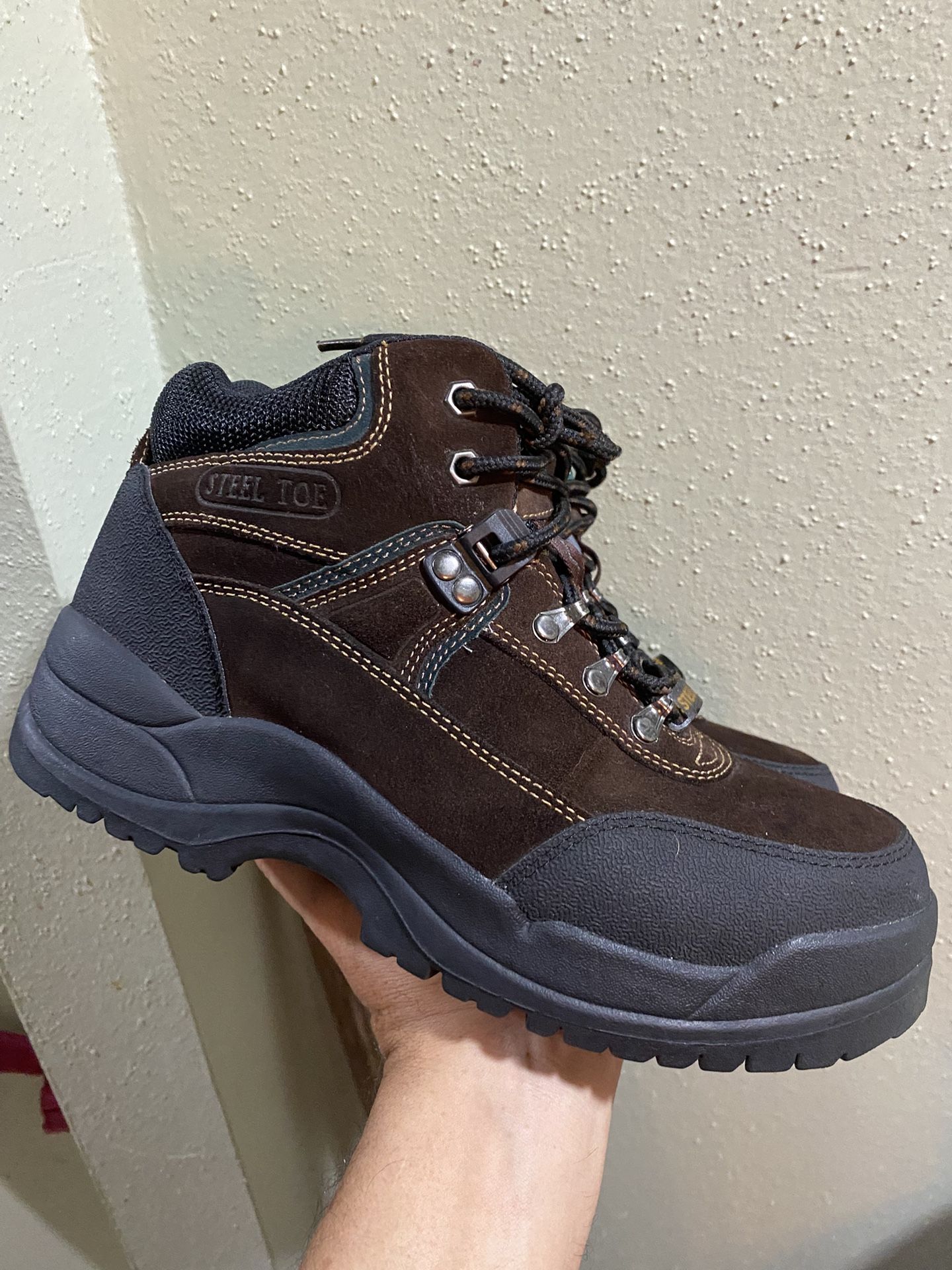 Mack Mens Leather Steel Toe Slip Resistant Work Boots Size 8 like new