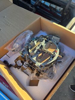 Remanufactured 4-Barrel Carburetor with Hardware