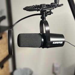 Shure MV7 Dynamic Microphone + Accessories