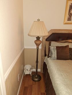 Floor lamp