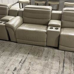 Sofa Recliner With Consolas and Outlets 