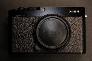 Fujifilm X-E4 + XF27f2.8ii Excellent Condition PLEASE READ
