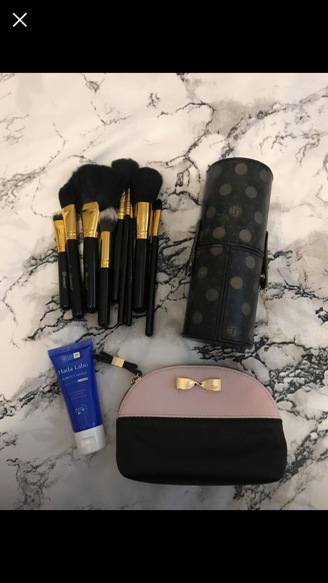 Makeup Brush and 2 free gifts