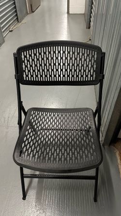 6 Plastic chair with metal frame