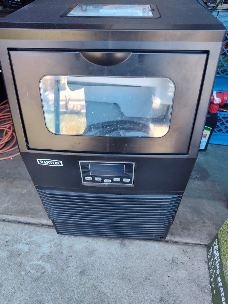 Máquina Para Hacer Hielos En Buenas Condiciones Está Nueva