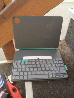 Logi detachable keyboard