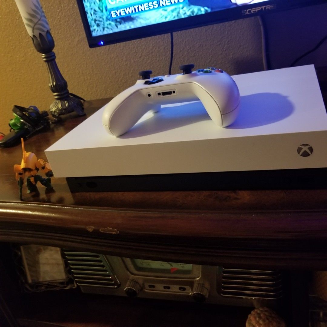 Xbox one X white