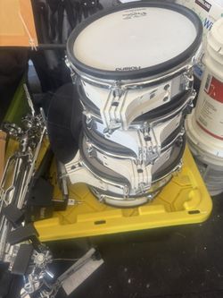 Roland V10 Pass With No Module Kick Drum Included