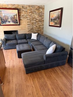FREE DELIVERY — Contemporary Sectional Sofa w/ Ottoman