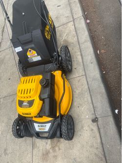 Lawnmower dewalt 196cc like new as is  $350 firm
