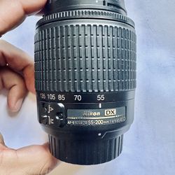NIKON AF-S NIKKOR DX 55-200mm Lens