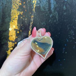 10k HEART PICTURE PENDANT 