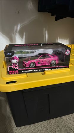 Hello Kitty 2002 Nissan Skyline GT-R