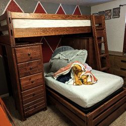 Bunk bed 