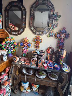 Macetas de Talavera y Decoraciónes,espejos rústicos .