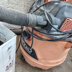 Ridgid  Wet/Dry Vacuum 30$