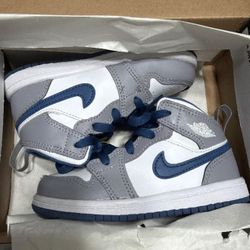 Jordan 1 mid true blue cement 8c