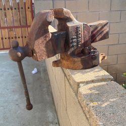 Vintage 6” Vise Rock Island