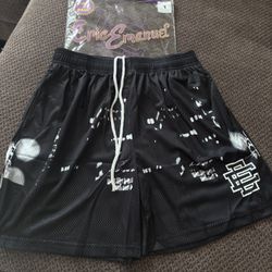 EE Shorts Size L 