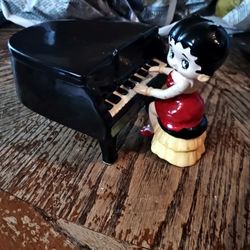 Betty Boop Playing Piano Music Box Vandor made in Japan
