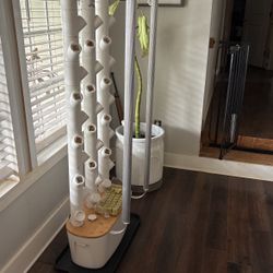 Gardyn Grow Tower 