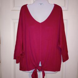 #23 • Women's Top Size L • by Passports