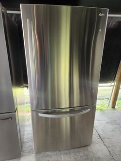 LG French Door Fridge 33"W